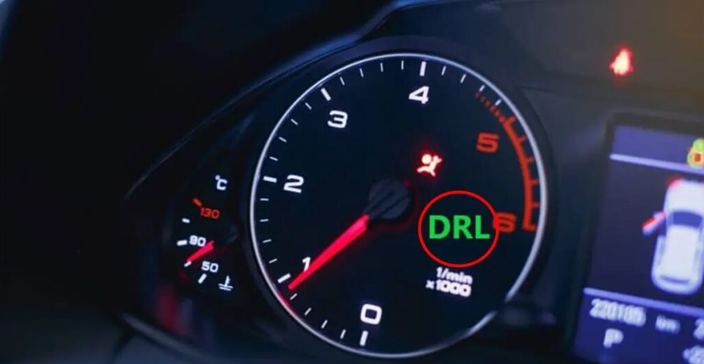 DRL lamp indicator on the vehicle dashboard